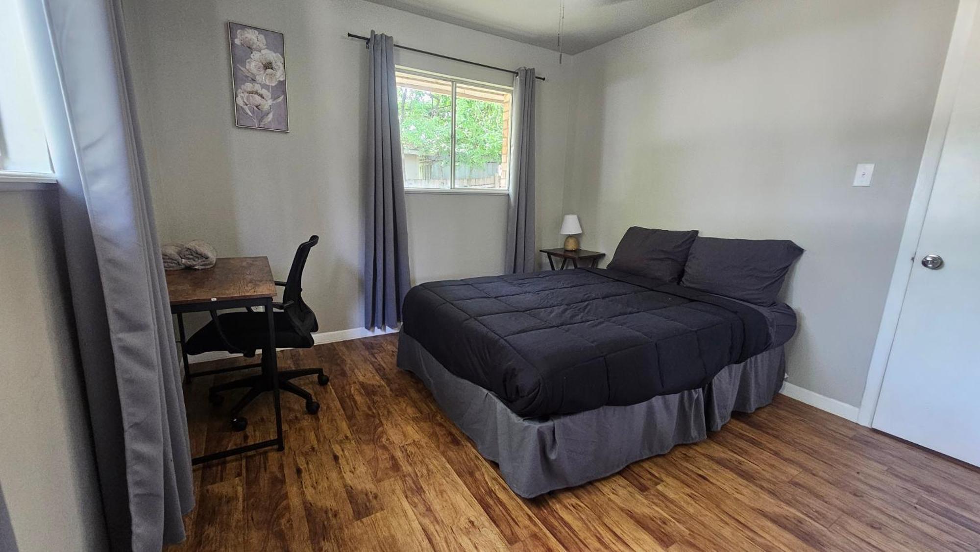 Serene 2br Hideaway Near Downtown & Airport Austin