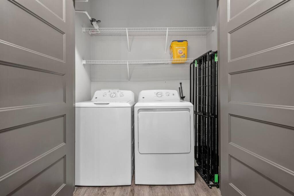 Apartment Urban Oasis, Pool Gym Dog Park Free Wifi Austin