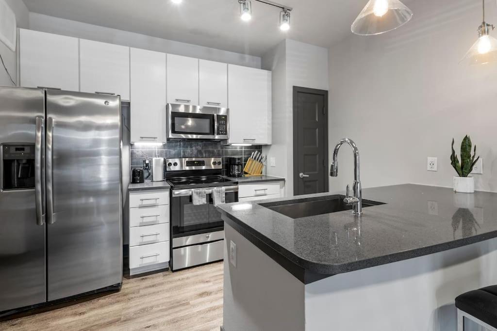 Apartment Urban Oasis, Pool Gym Dog Park Free Wifi Austin