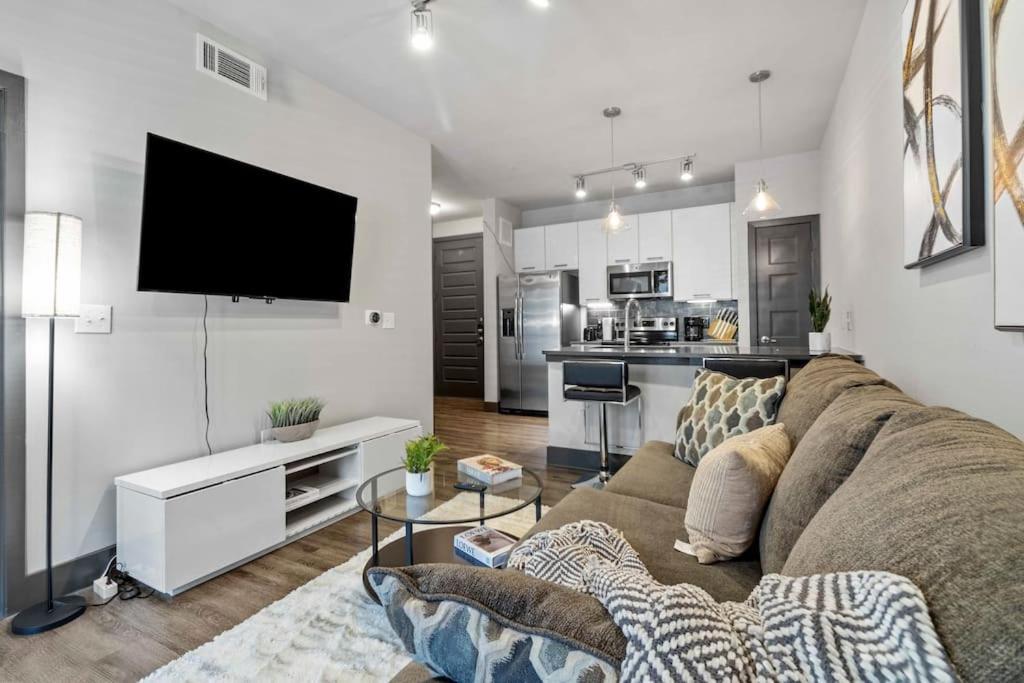 Apartment Urban Oasis, Pool Gym Dog Park Free Wifi Austin