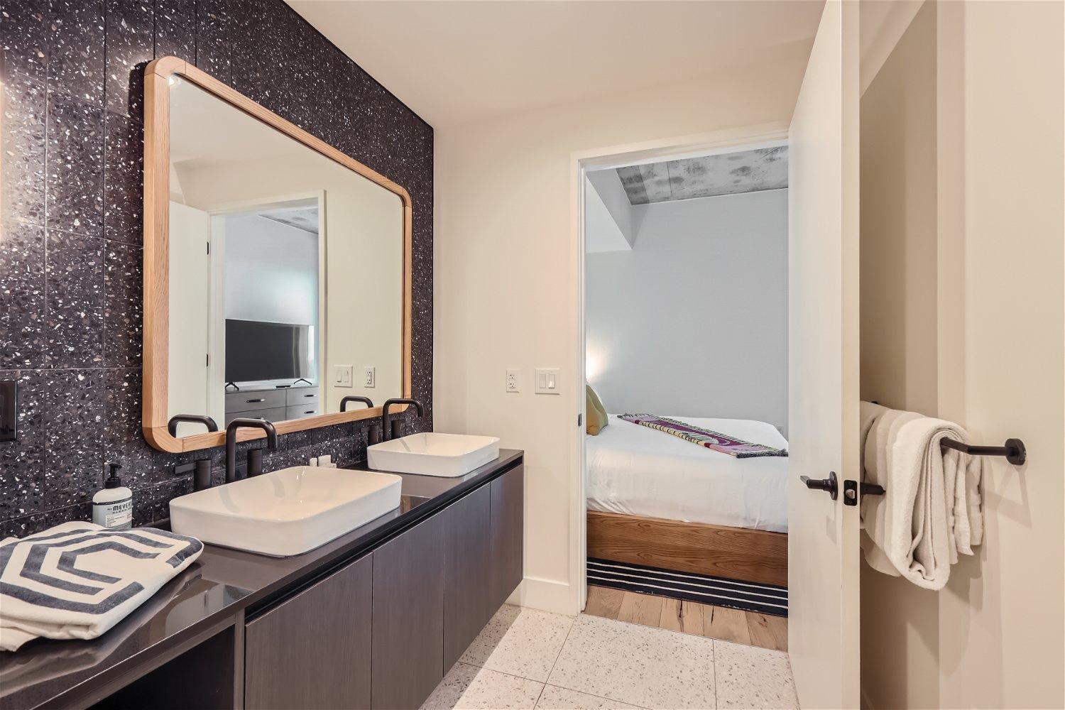 2br Luxury With Views And Rooftop Pool In Austin