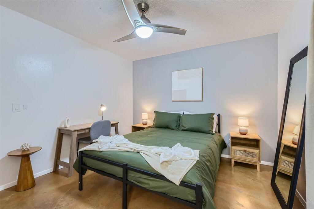 Apartment 2b Getaway - Sleeps 6 - Pool, Pkg - Walk Dtwn *