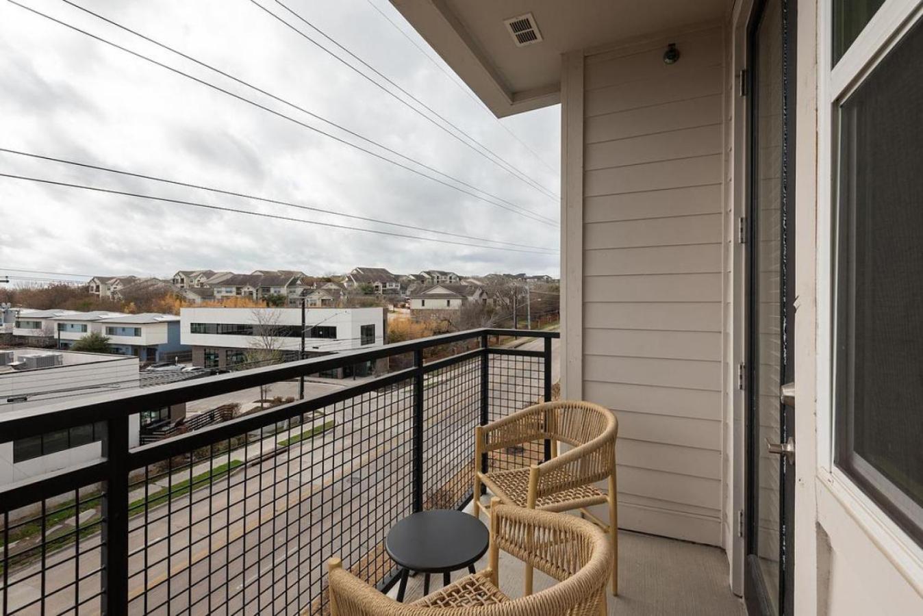 Apartment Landing - Modern With Amazing Amenities
