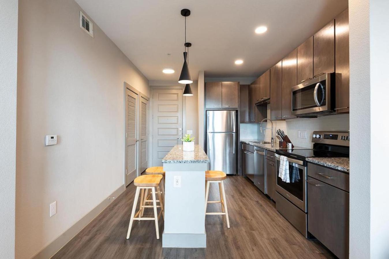 Landing - Modern With Amazing Amenities Apartment Austin