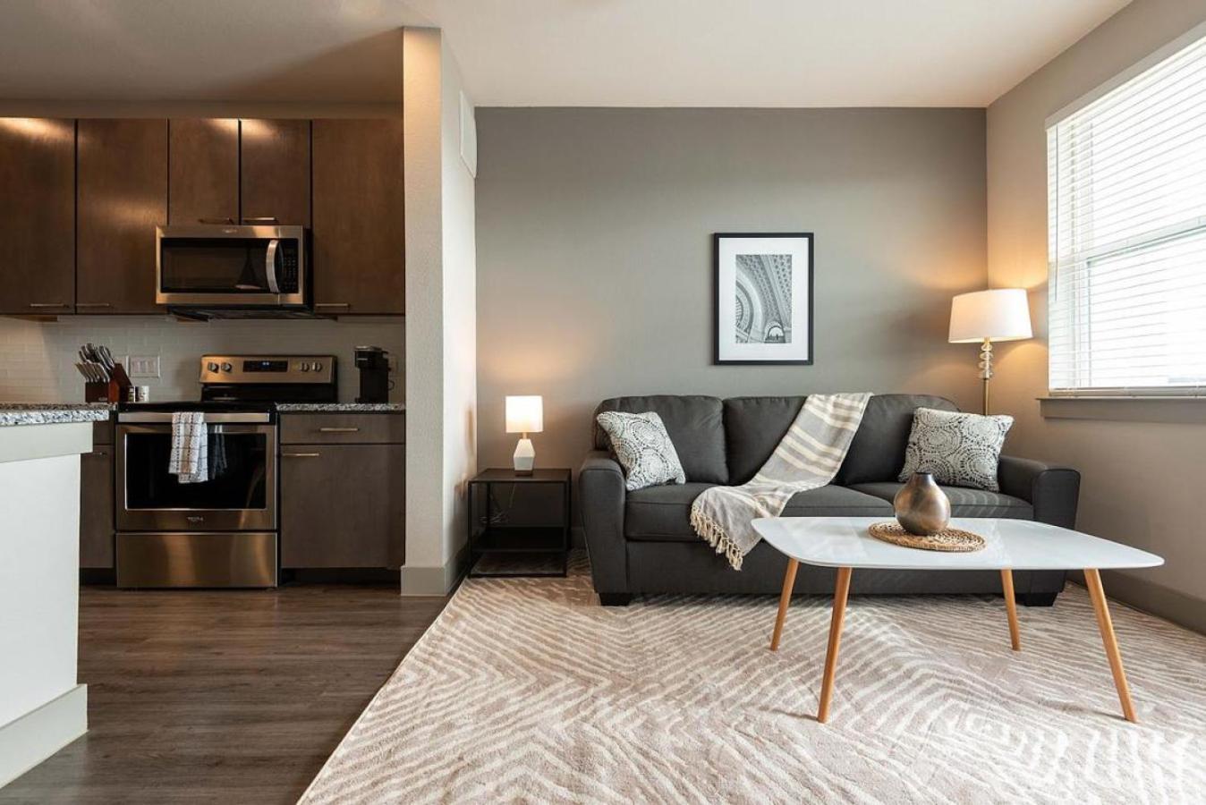 Apartment Landing - Modern With Amazing Amenities *
