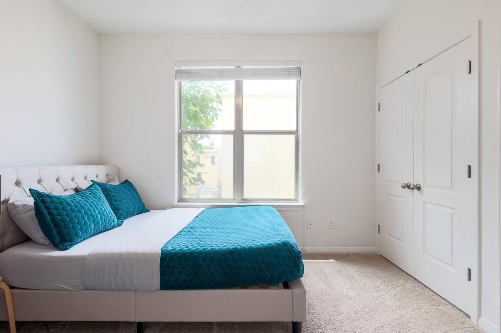 Zilker Townhome - Location In Apartment