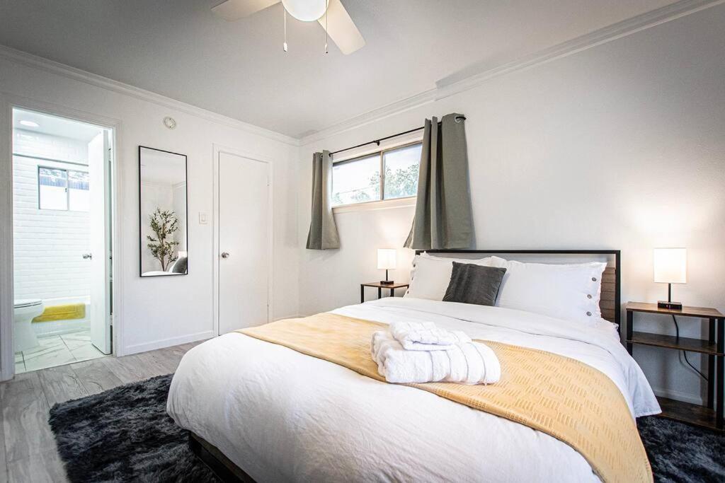 Apartment Downtown Retreat Austin