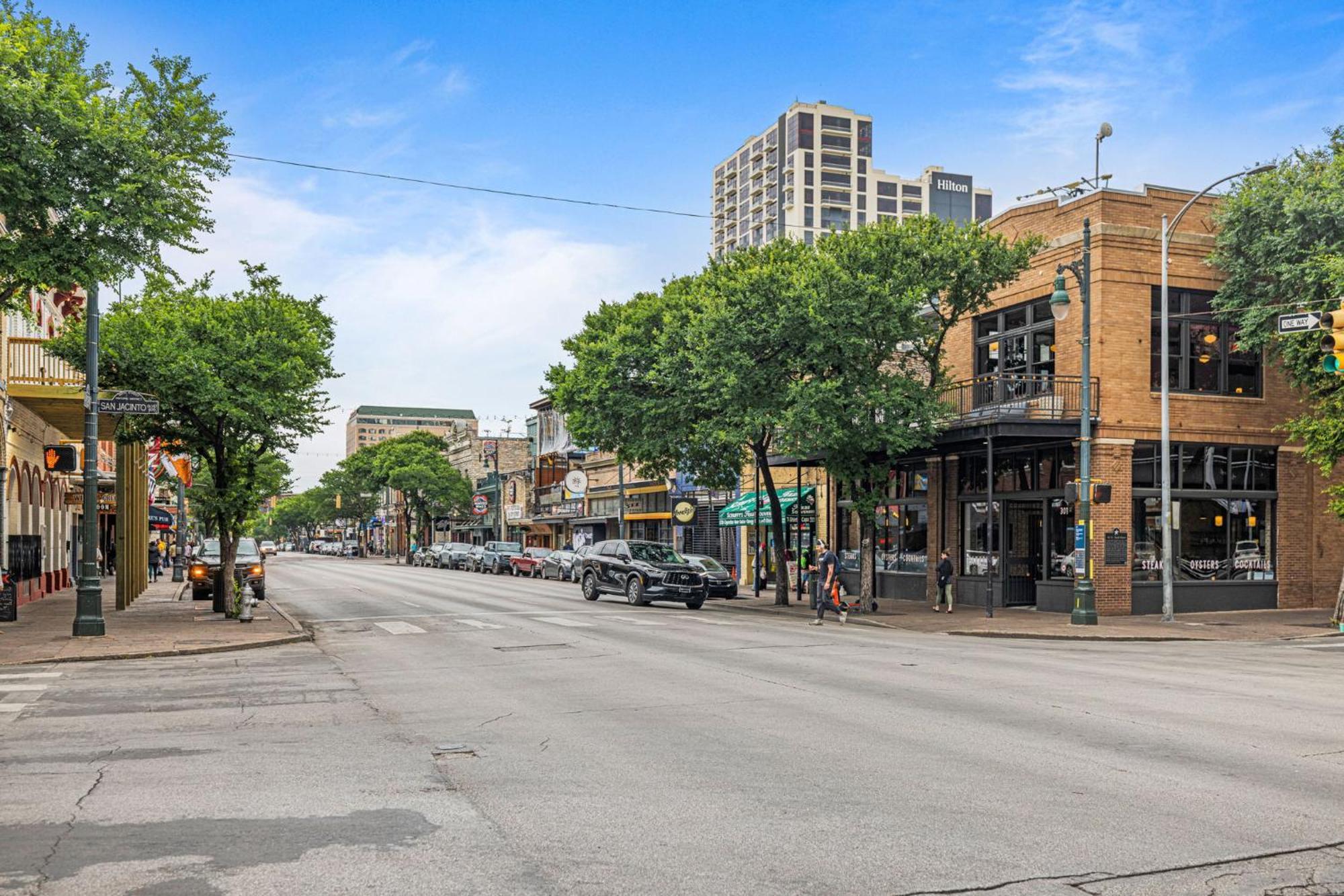 Littlefield Lofts, Hosted By Placemakr - 6th St * Austin