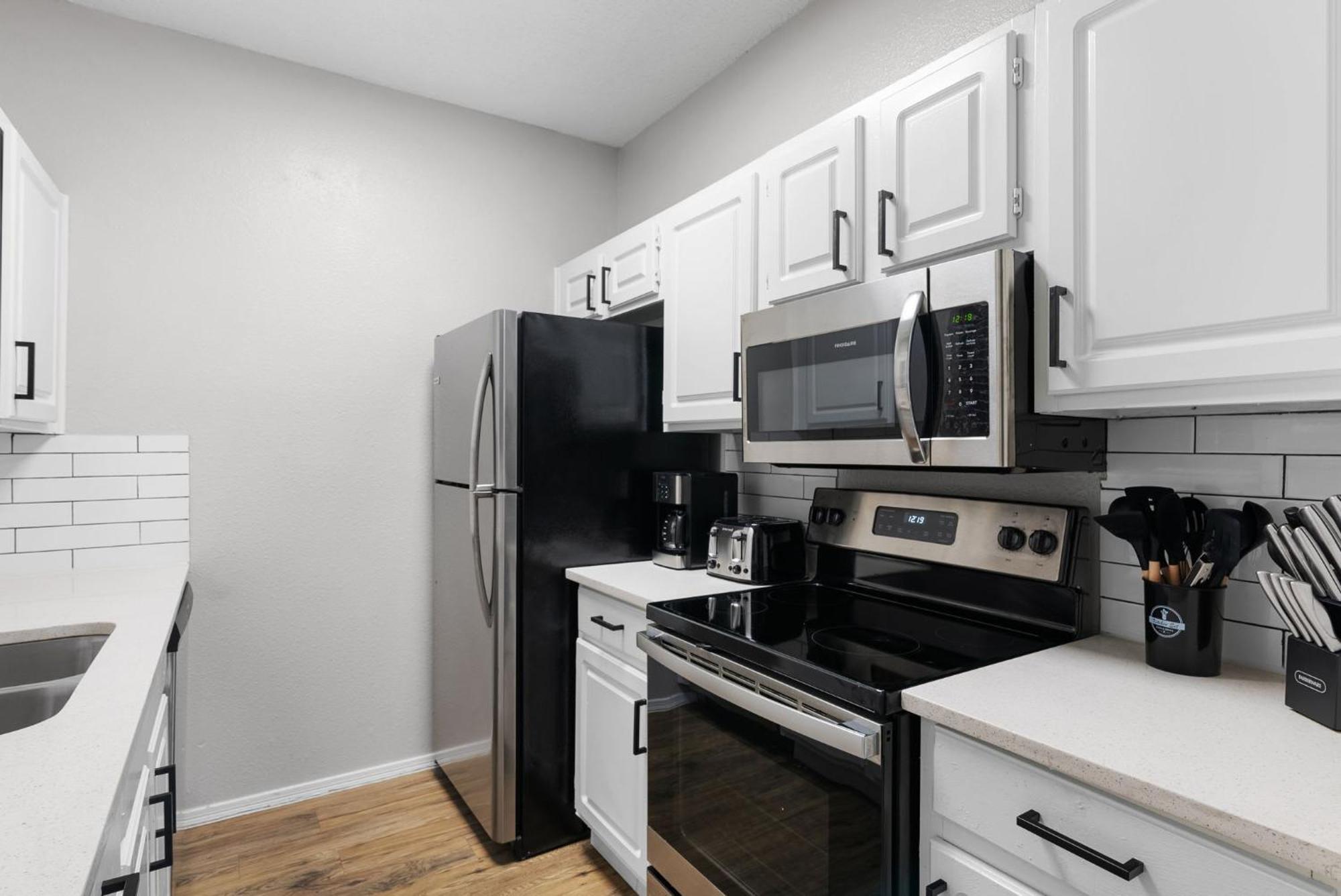 Apartment Updated 1br With Community Pool Near The Domain *
