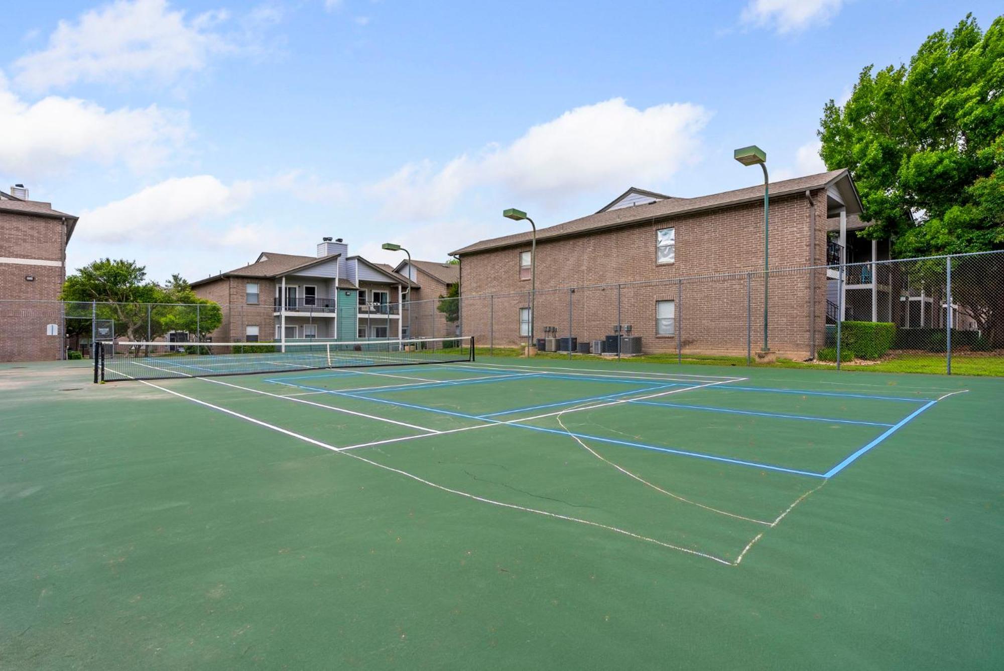 Updated 1br With Community Pool Near The Domain *