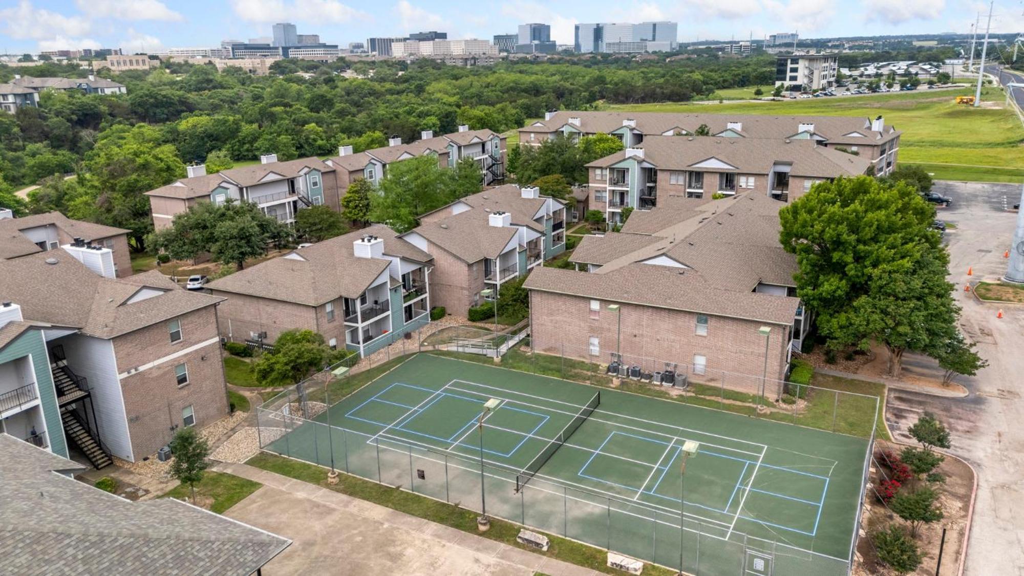 Apartment Updated 1br With Community Pool Near The Domain