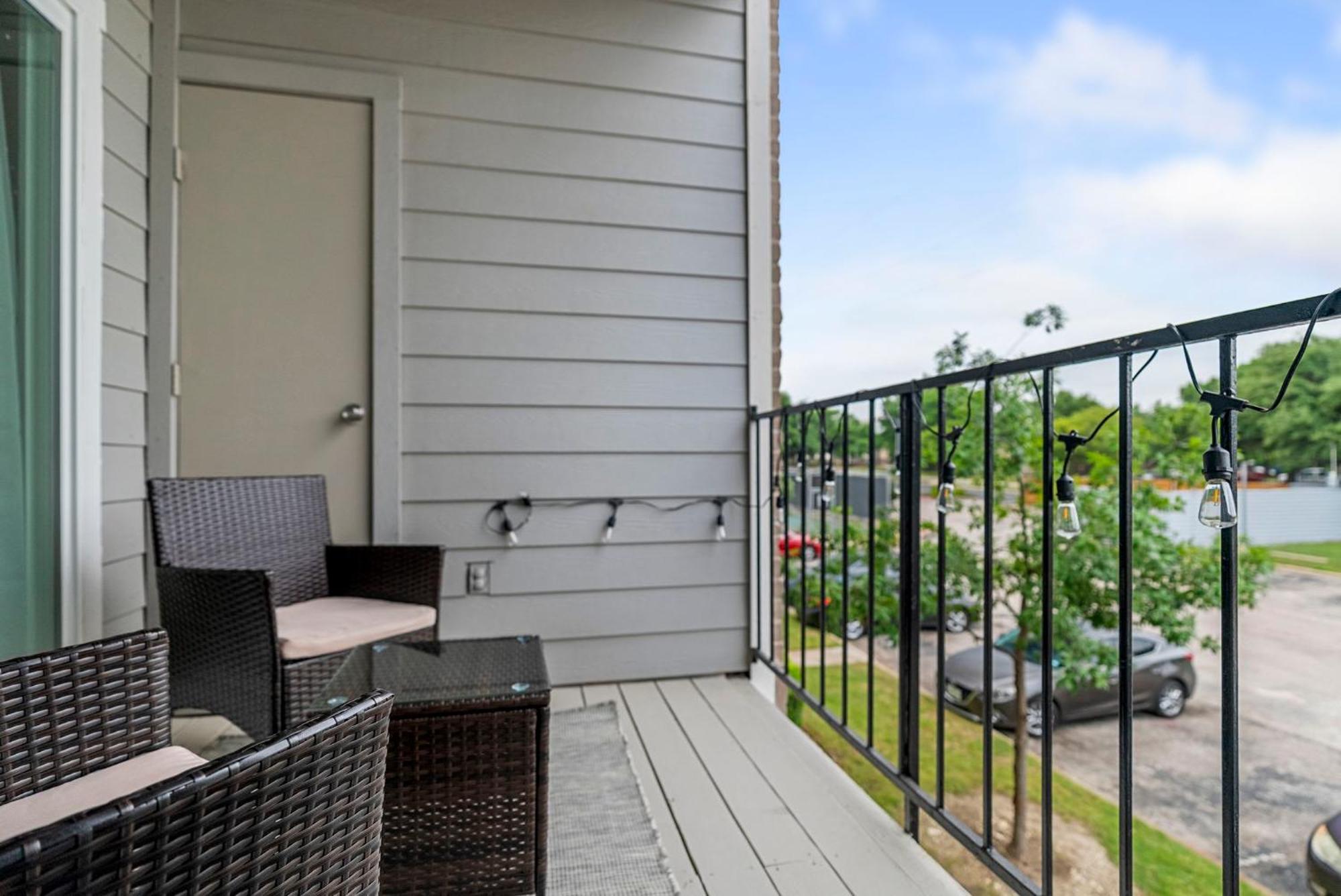 Apartment Updated 1br With Community Pool Near The Domain