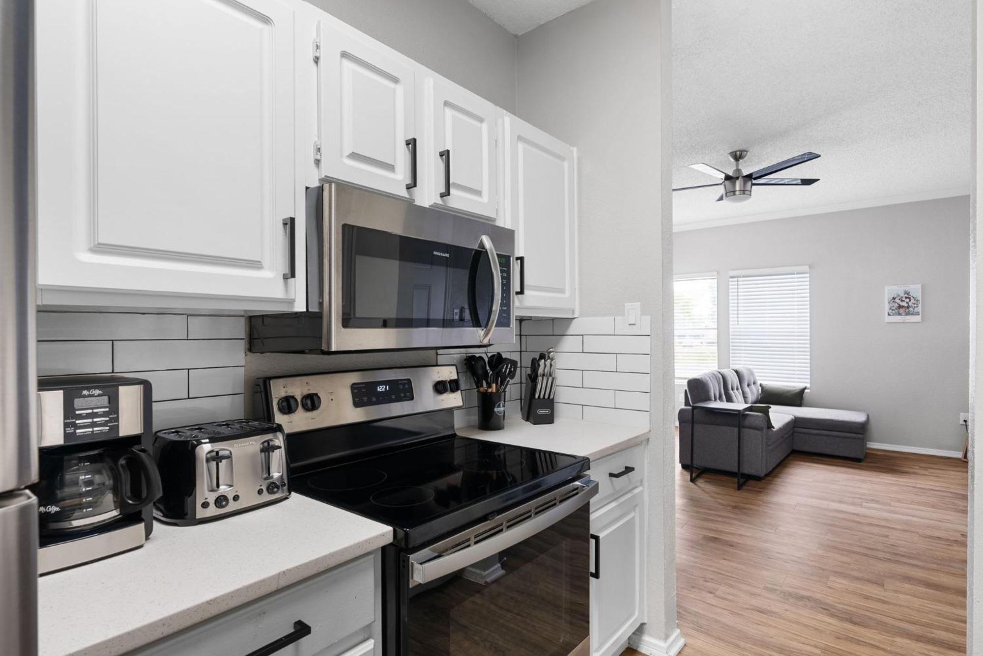 Apartment Updated 1br With Community Pool Near The Domain *