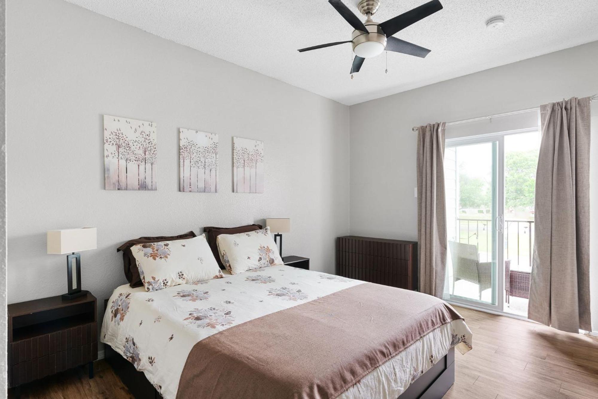 Updated 1br With Community Pool Near The Domain Apartment