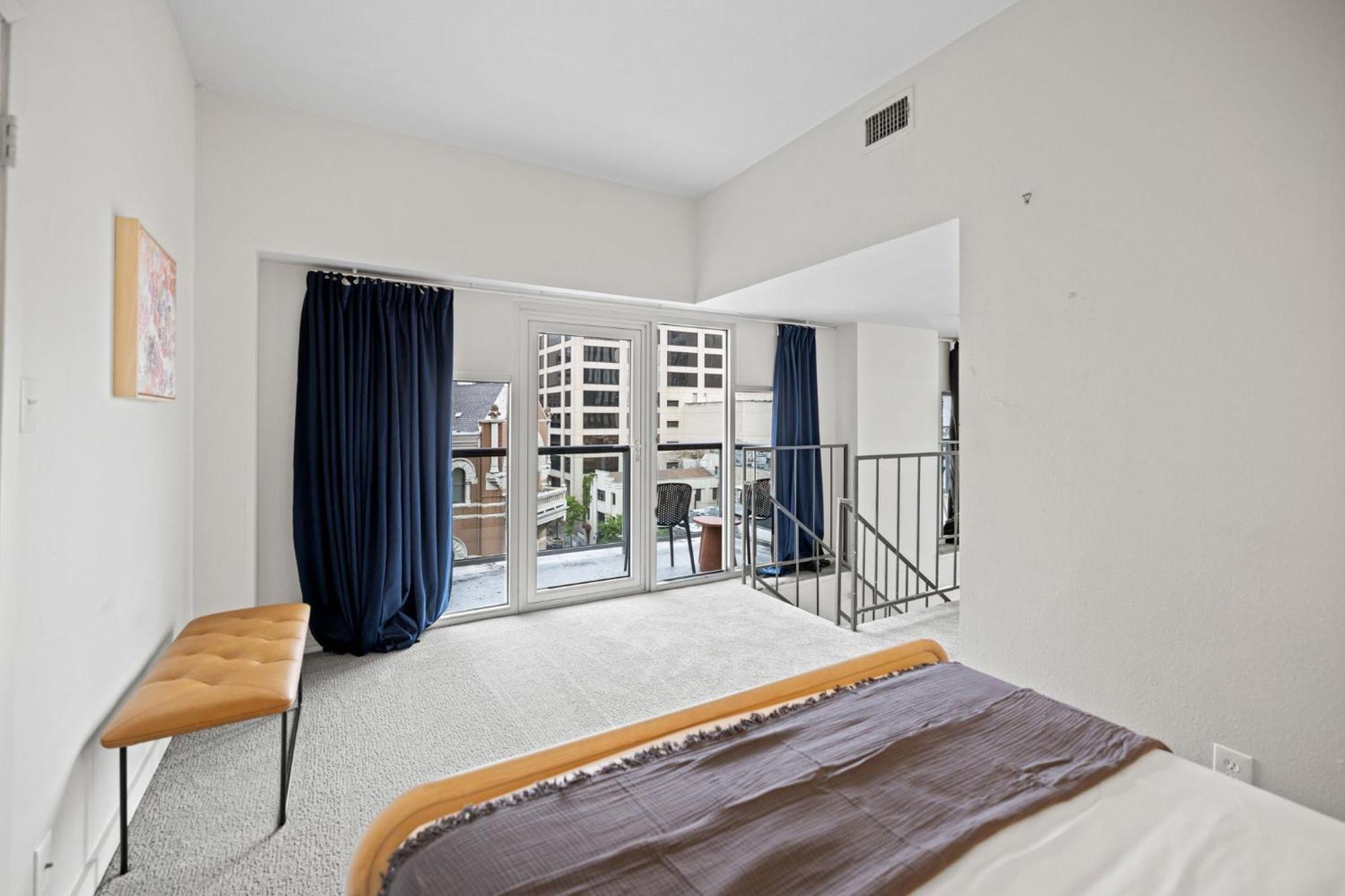 Apartment Littlefield Lofts, Hosted By Placemakr - 6th St Austin