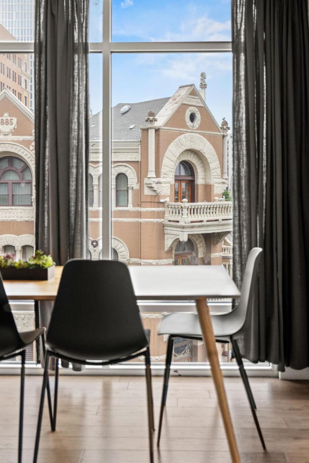Littlefield Lofts, Hosted By Placemakr - 6th St Apartment