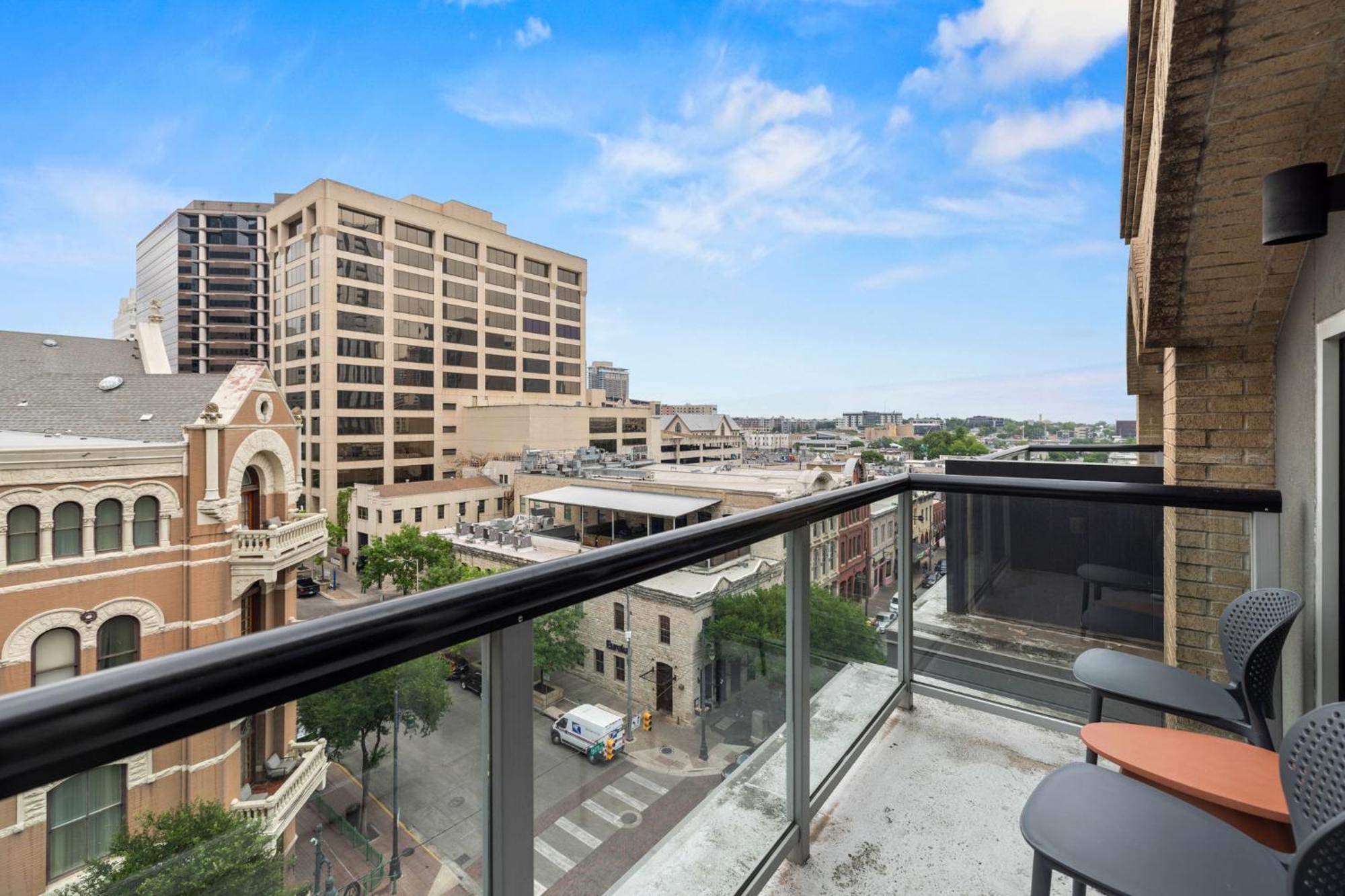 Littlefield Lofts, Hosted By Placemakr - 6th St Austin
