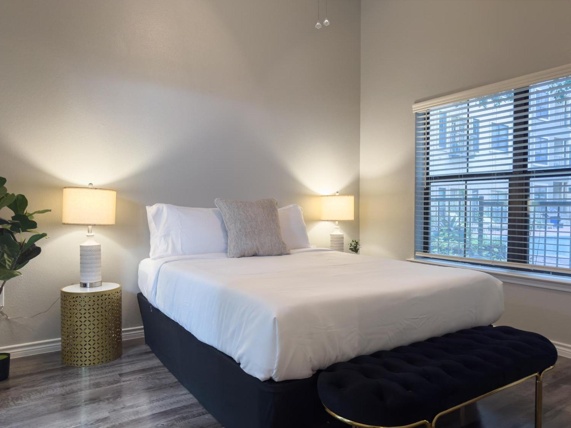Monthier Downtown Ri1s1u1 Apartment Austin