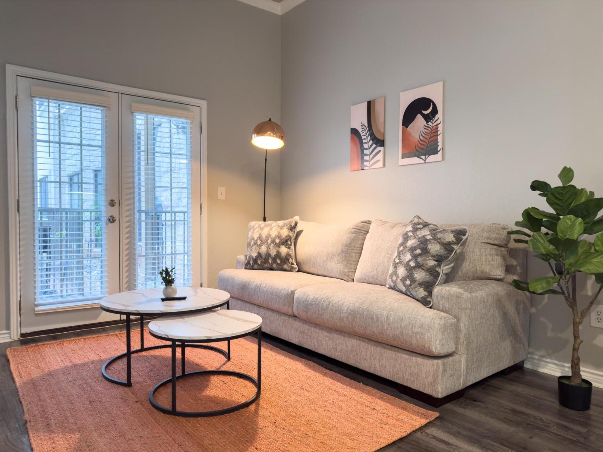 Monthier Downtown Ri1s1u1 Apartment