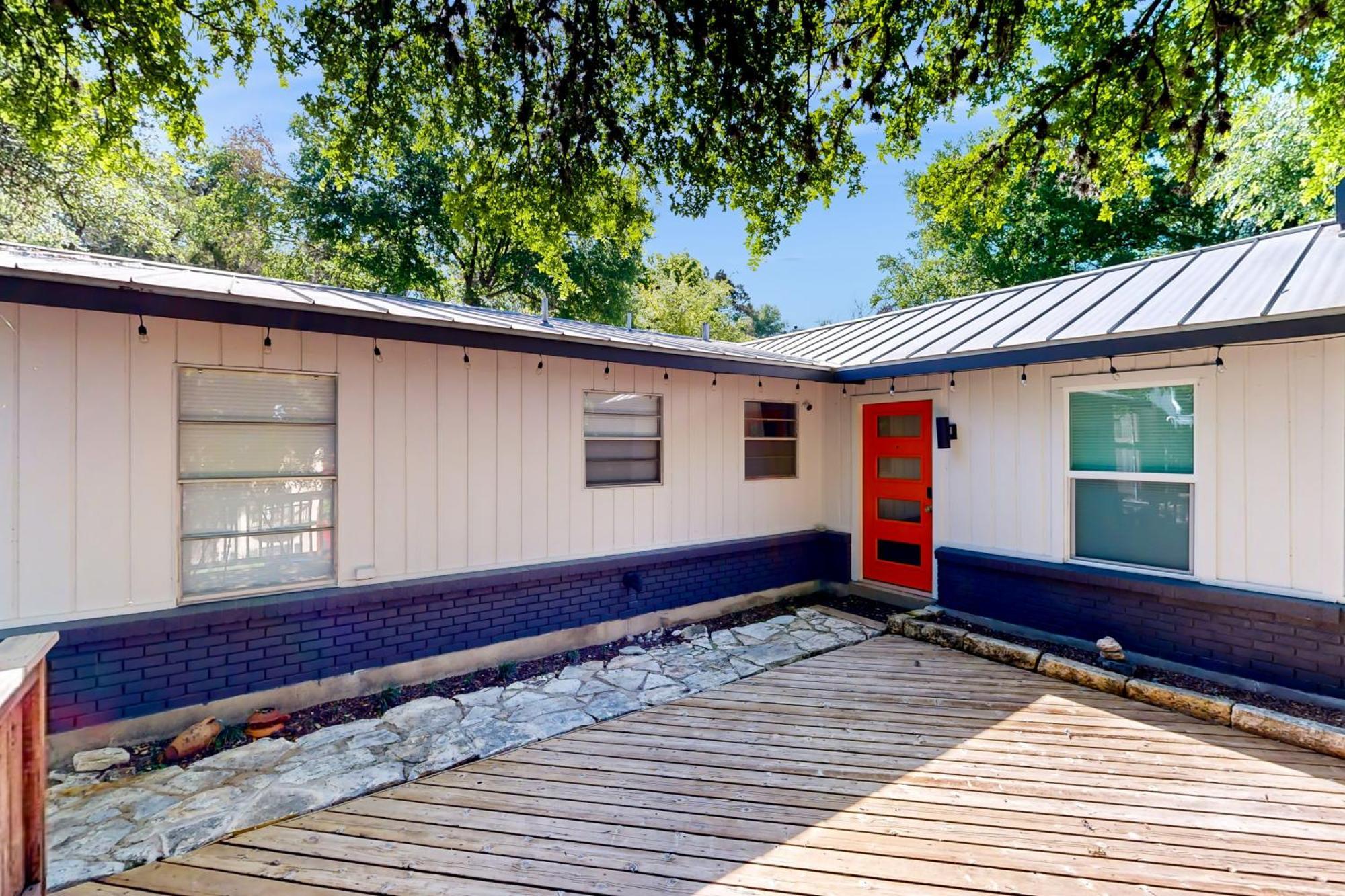 Galindo Getaway Holiday home Austin