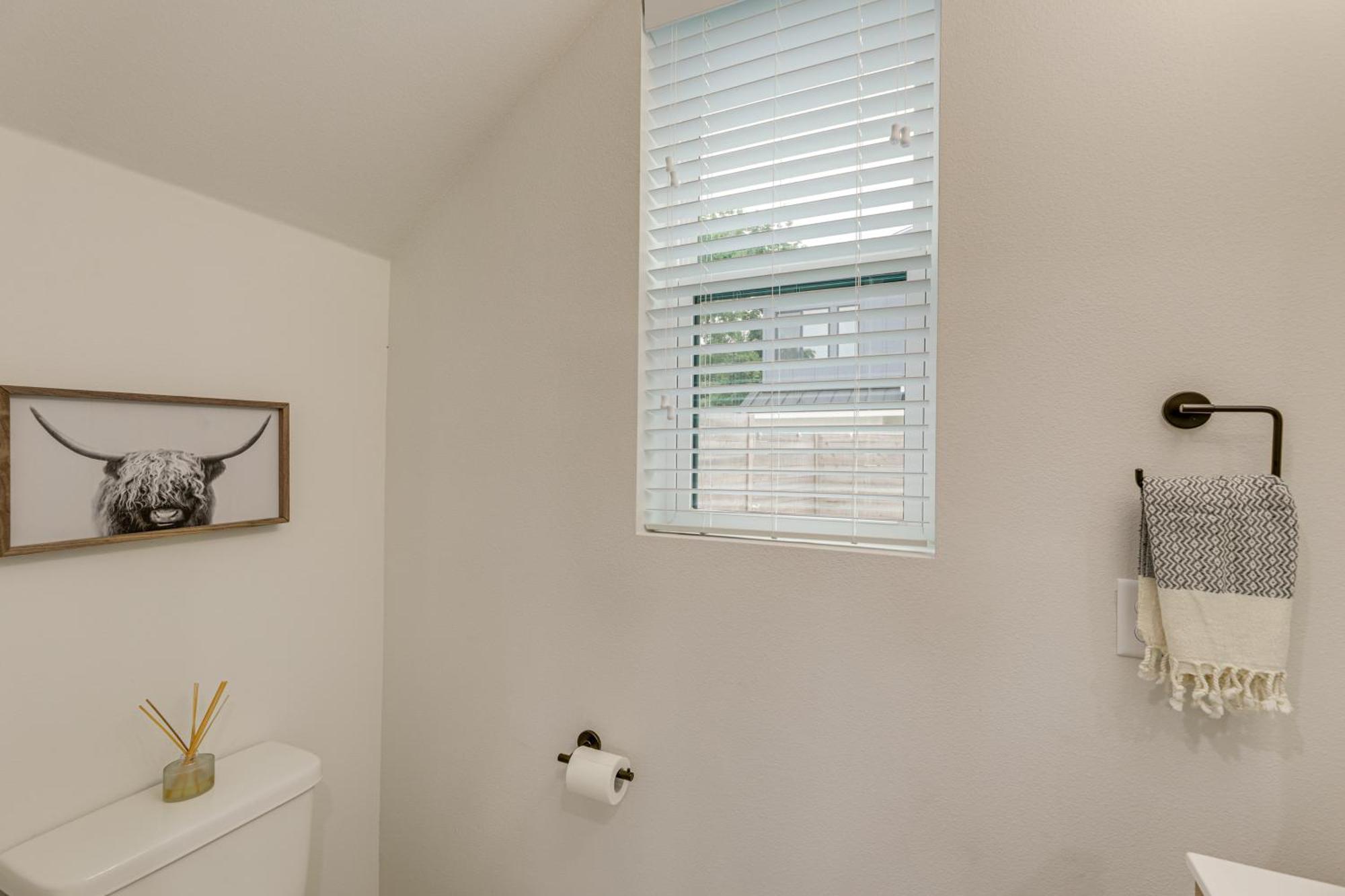 Holiday home Modern Retreat With Heated Cowboy Pool! *