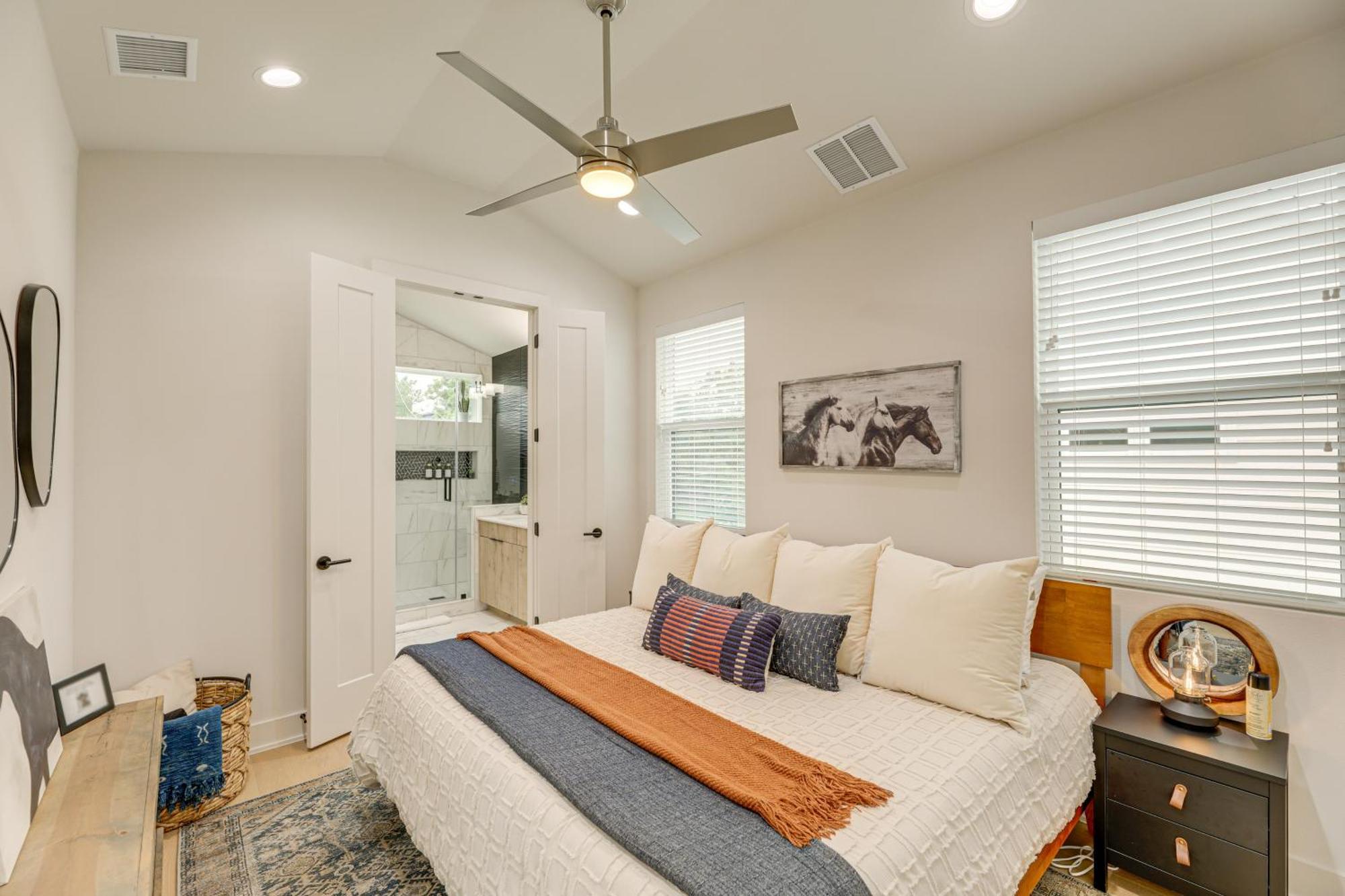Modern Retreat With Heated Cowboy Pool! Austin