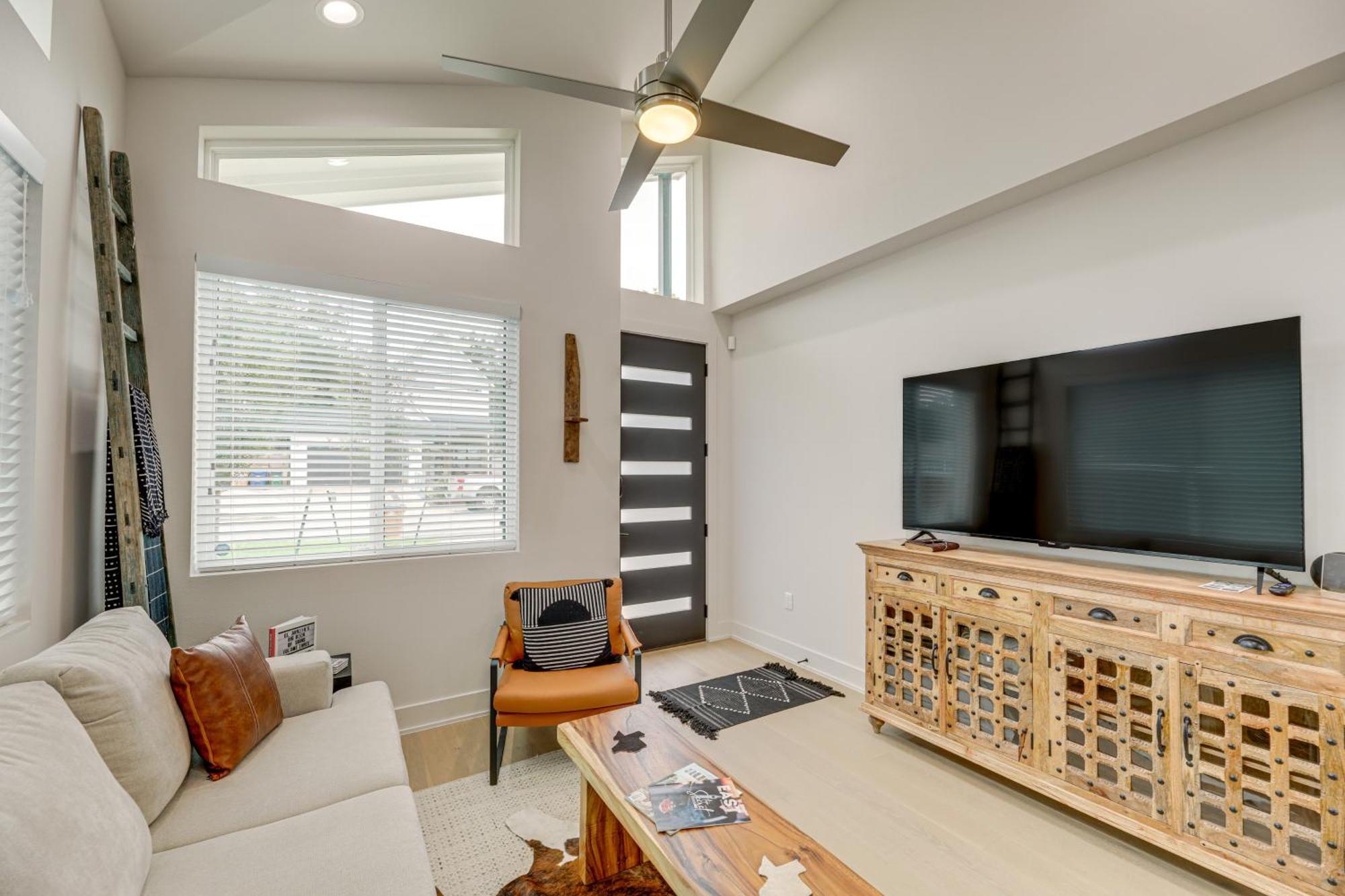 Modern Retreat With Heated Cowboy Pool!