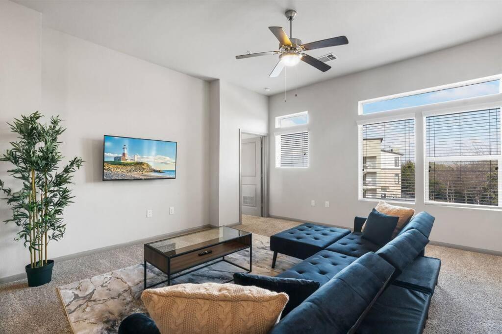 Apartment Modern 2br 2b Unit With Pool, Parking & Wifi Austin