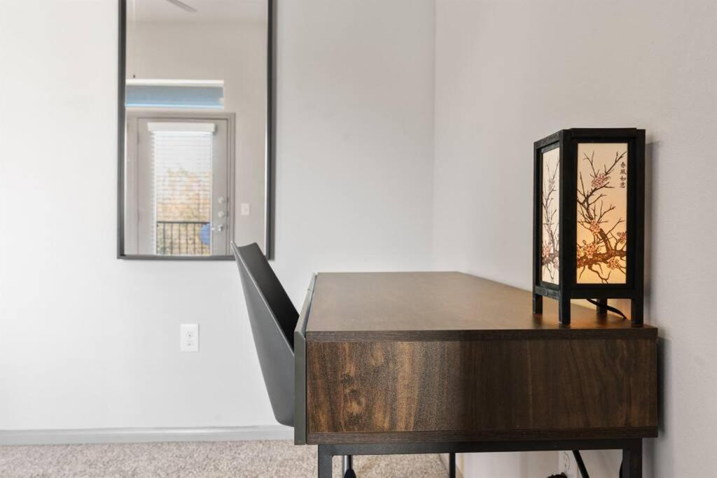 Modern 2br 2b Unit With Pool, Parking & Wifi * Austin