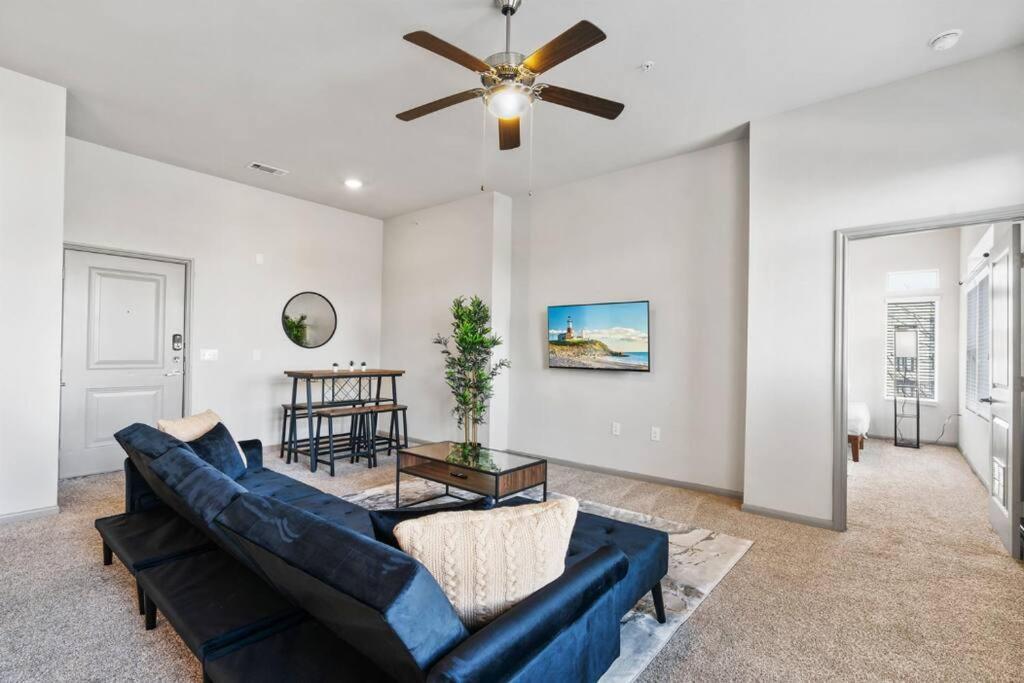 Modern 2br 2b Unit With Pool, Parking & Wifi Austin