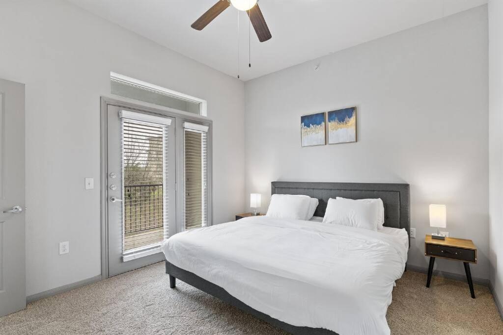 Modern 2br 2b With Pool Parking & Wifi Apartment Austin
