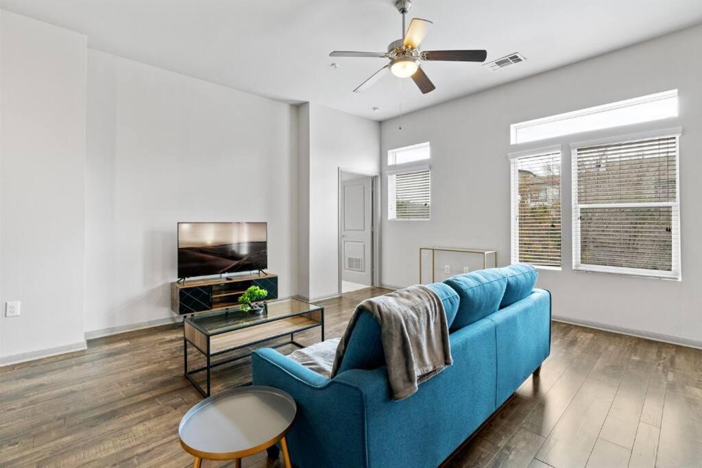 Apartment Modern 2br 2b With Pool Parking & Wifi *