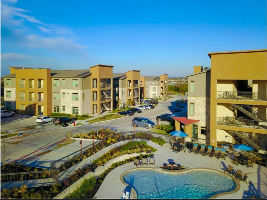 Lux 2b2b With Pool & Parking Near The Heart Of