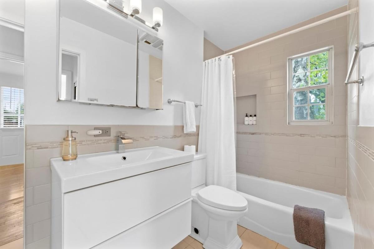 Quaint 3 Bedroom House With Huge Yard Austin