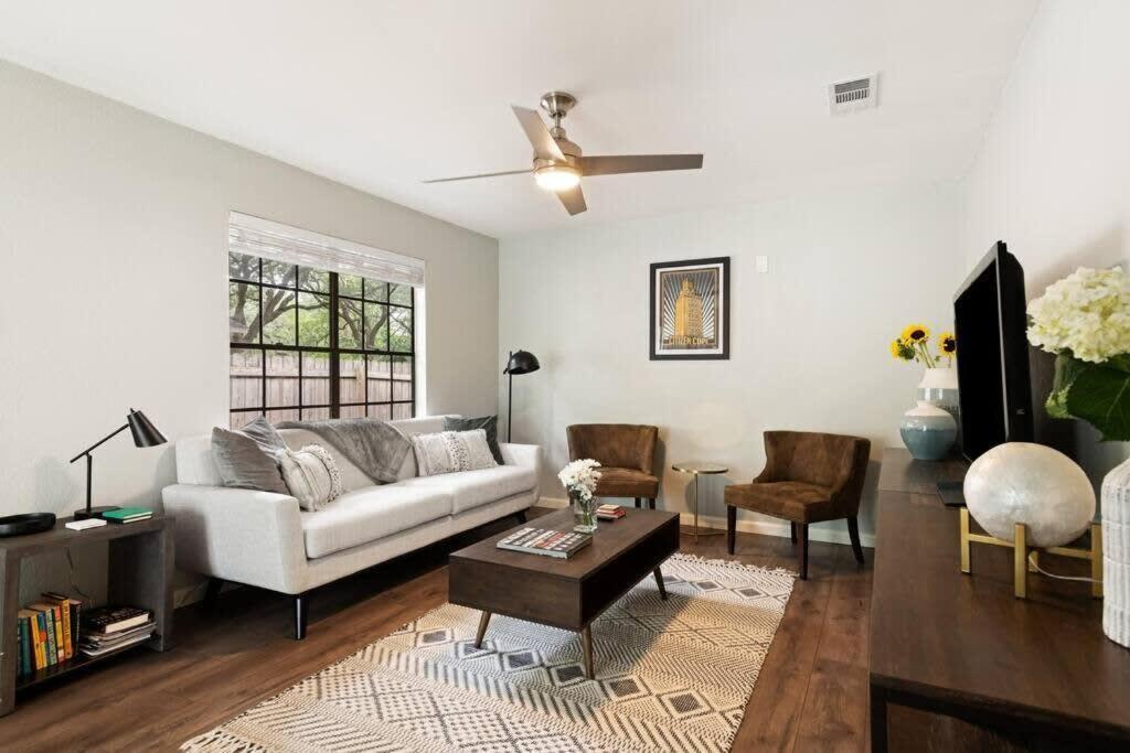 Charming South 2 Bedroom Austin