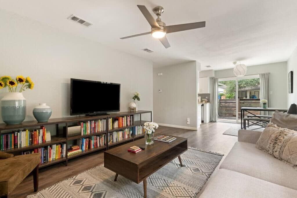 Charming South 2 Bedroom Holiday home Austin