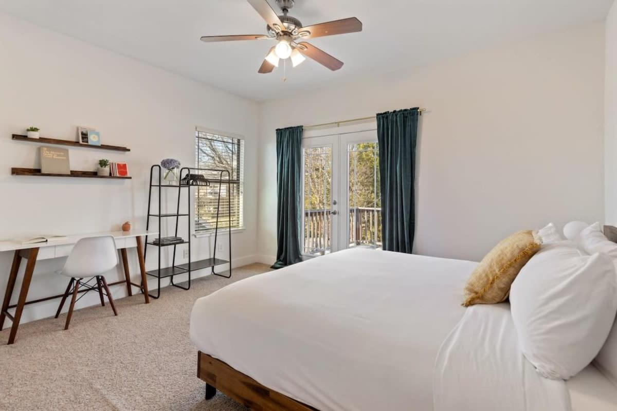 Modern Lively 3 Bedroom House In Hip East Austin