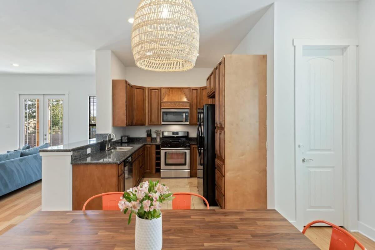 Bright Modern 3 Bedroom House In Hip East Holiday home