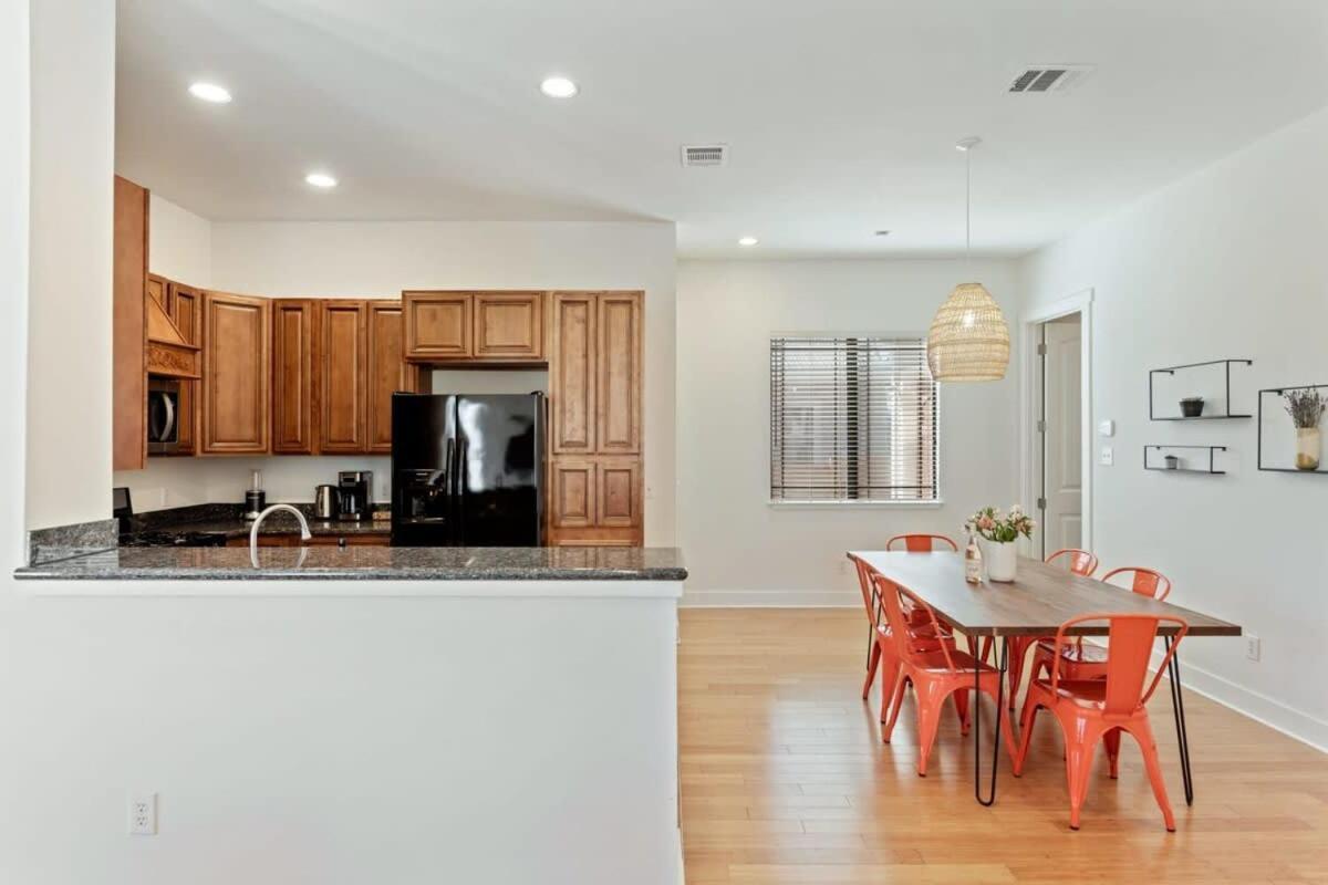 Bright Modern 3 Bedroom House In Hip East Austin