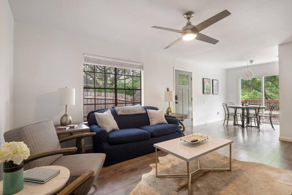 Charming 2 Bedroom Unit With Large Yard Holiday home