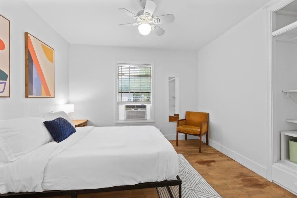 Quaint 3 Bedroom House With Huge Yard Austin