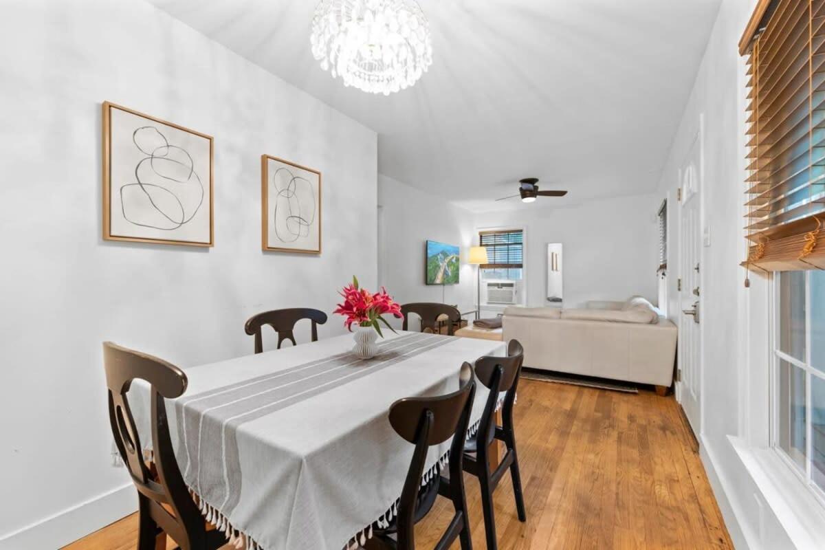 Quaint 3 Bedroom House With Huge Yard Holiday home Austin