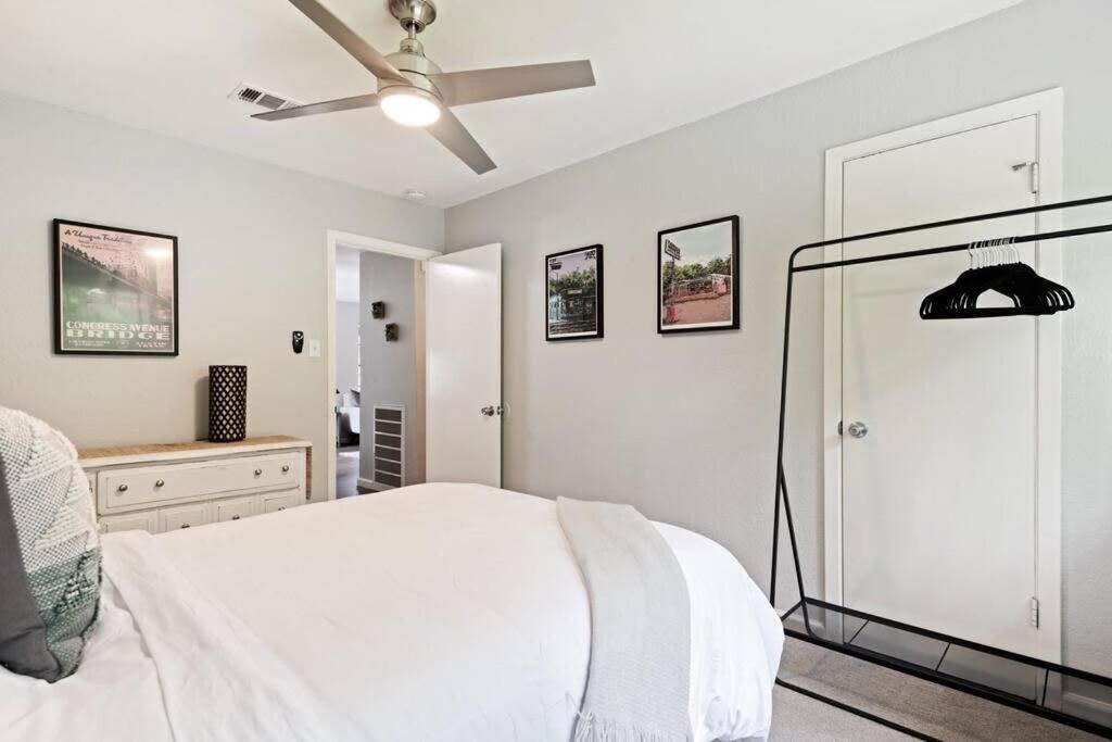 Charming South 2 Bedroom * Austin