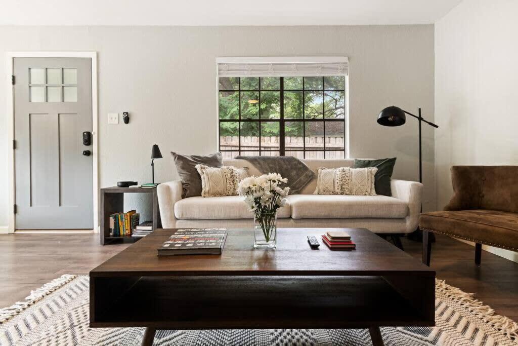 Charming South 2 Bedroom Holiday home Austin