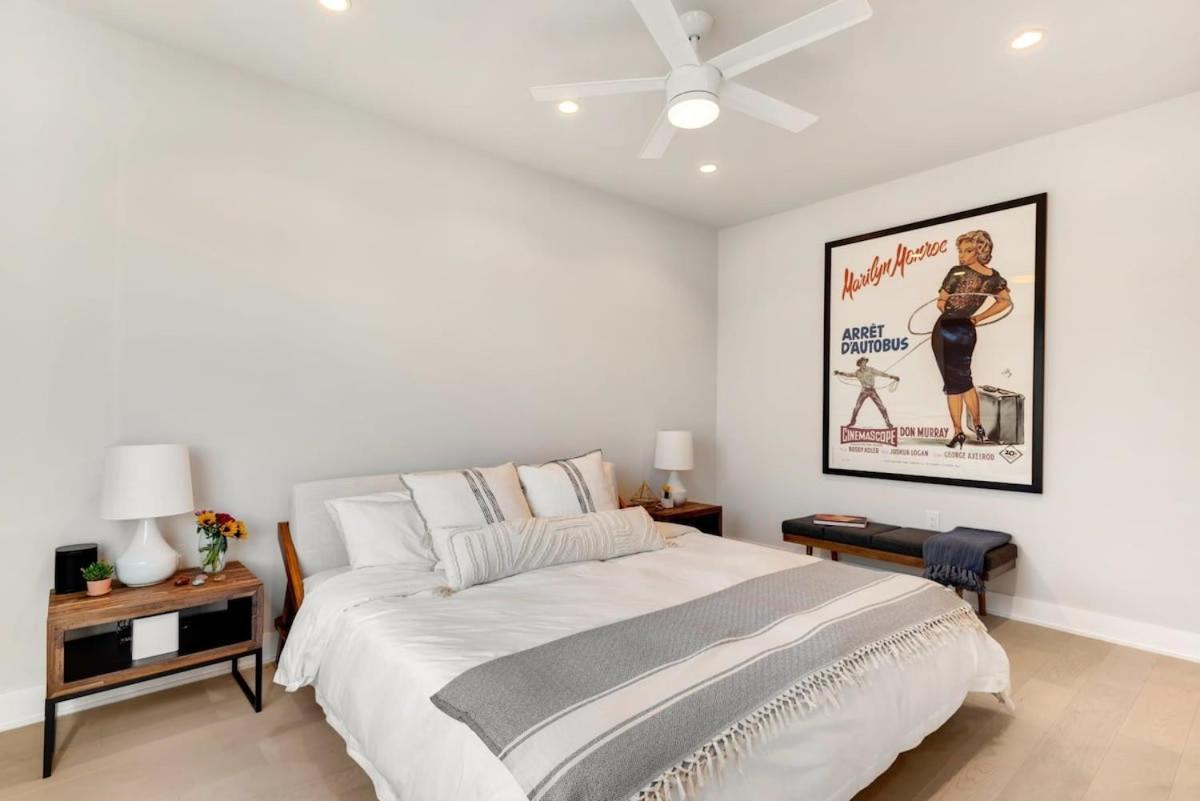 New Modern 3 Bedroom House In Hip East * Austin