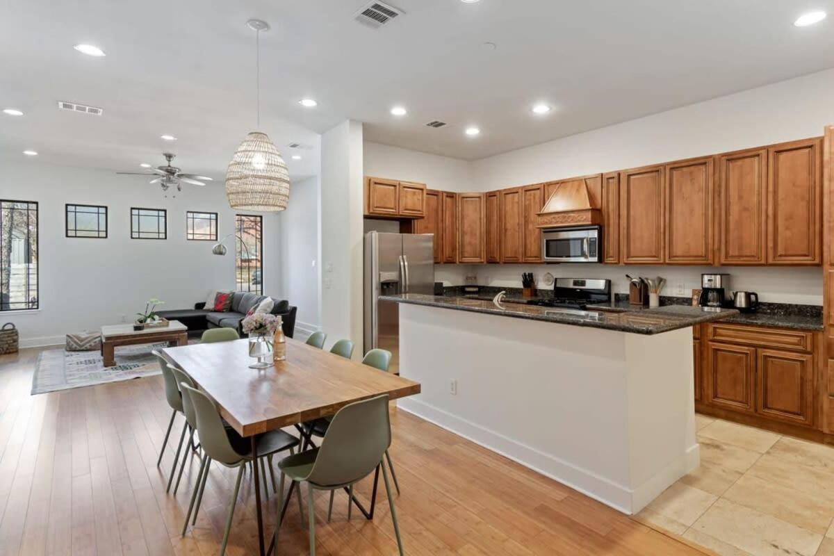 Modern Lively 3 Bedroom House In Hip East Holiday home