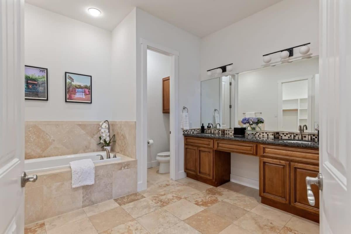Modern Lively 3 Bedroom House In Hip East Holiday home Austin