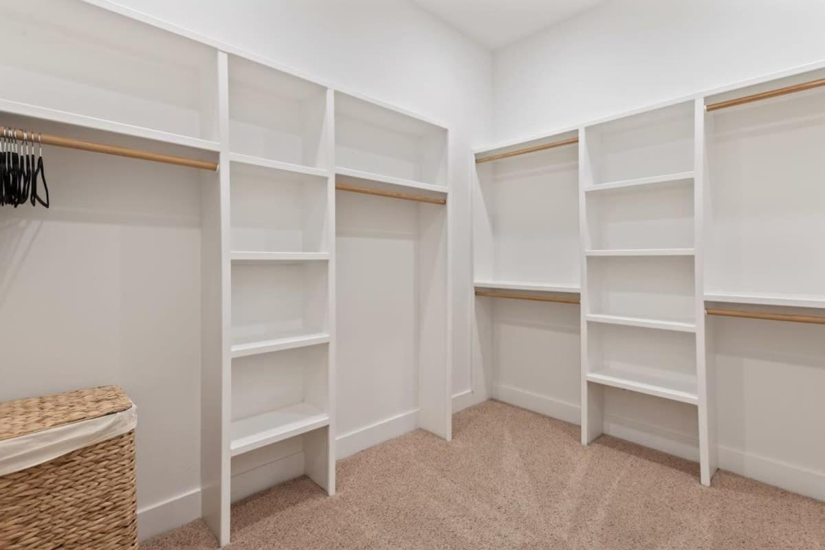Modern Lively 3 Bedroom House In Hip East *