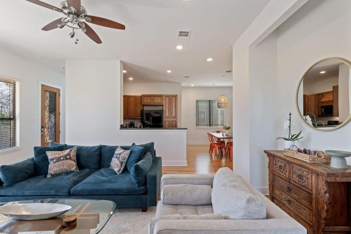 Bright Modern 3 Bedroom House In Hip East Austin