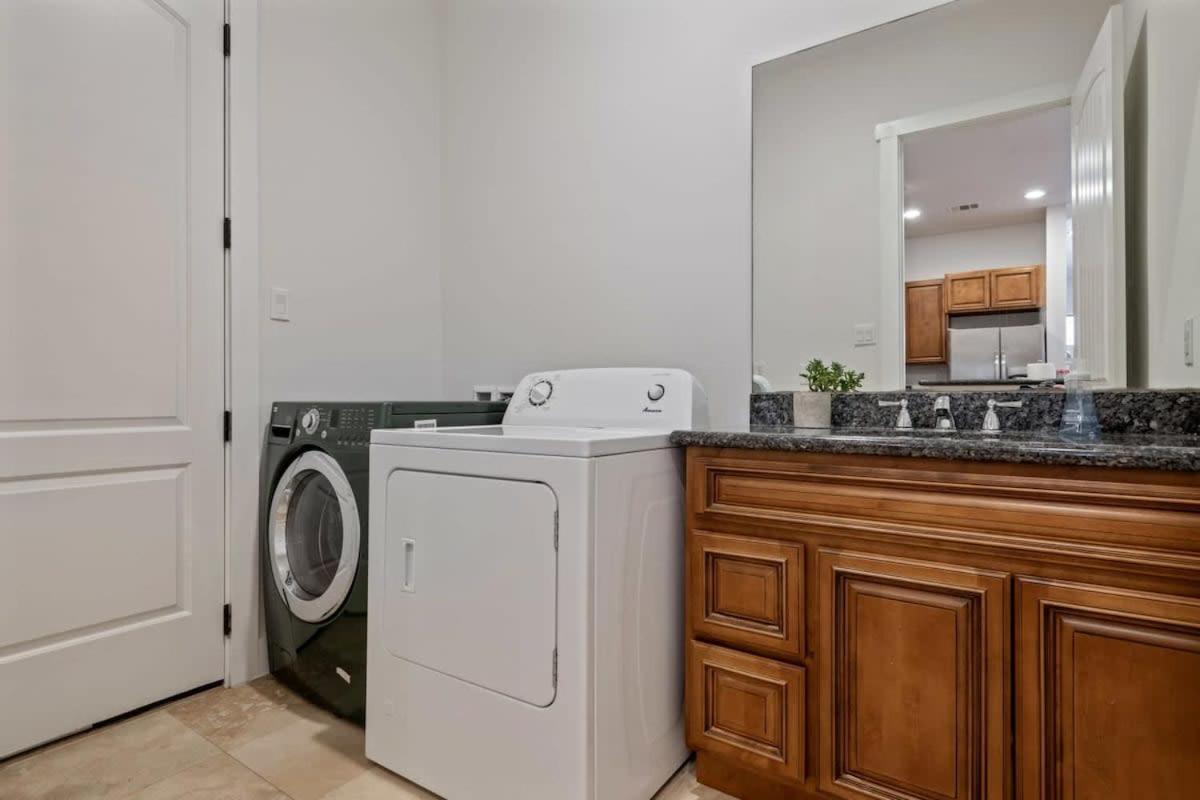 Holiday home Modern Lively 3 Bedroom House In Hip East *